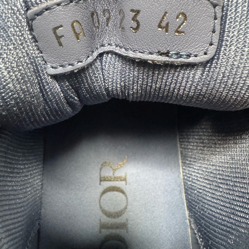 Dior Blue and Gray Interior Detail limited edition - Picture 4 of 10